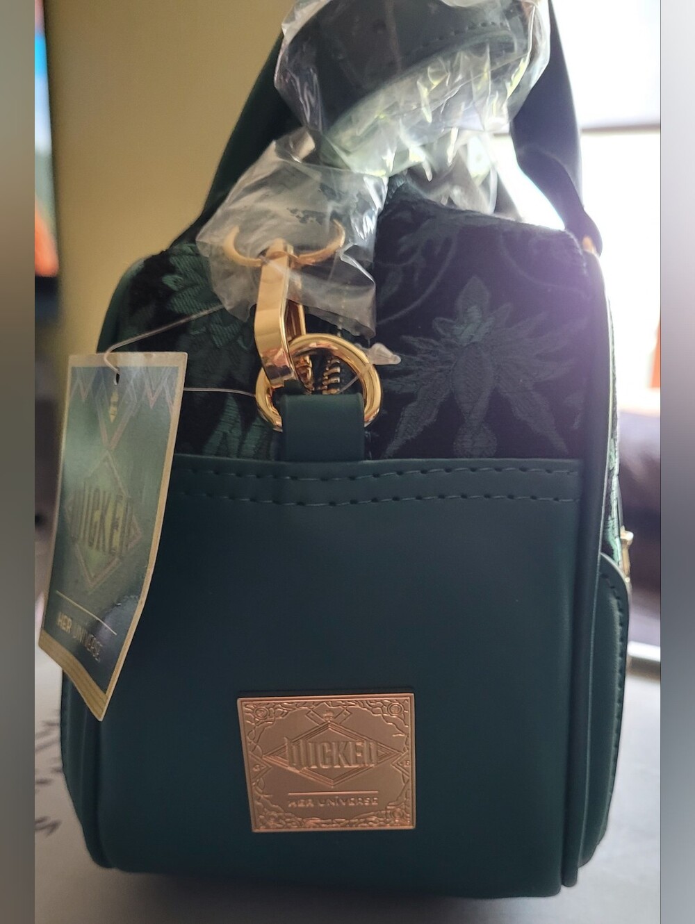 Wicked Oz Green Floral Handbag with Bag Chain - BoxLunch Exclusive - Picture 4 of 9